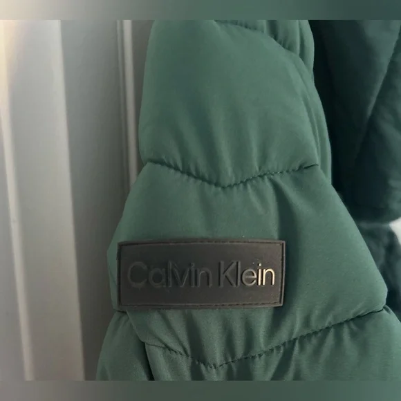 Calvin Klein Forest Green Women’s Hooded Puffer Jacket - Picture 4 of 6